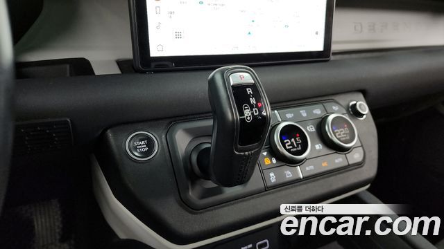 Land Rover Defender 110 D240 SE