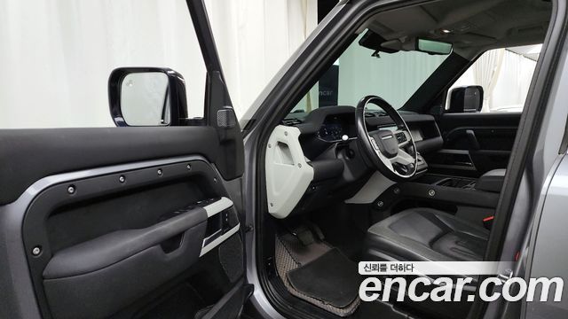 Land Rover Defender 110 D240 SE