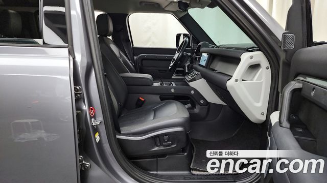 Land Rover Defender 110 D240 SE