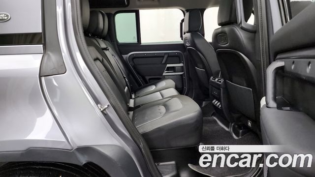 Land Rover Defender 110 D240 SE