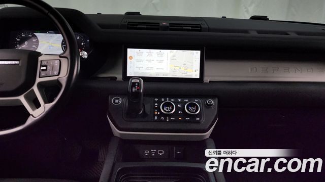 Land Rover Defender 110 D240 SE