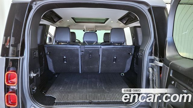 Land Rover Defender 110 D240 SE