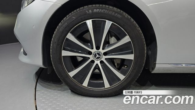 Mercedes-Benz E-Class E300e Exclusive