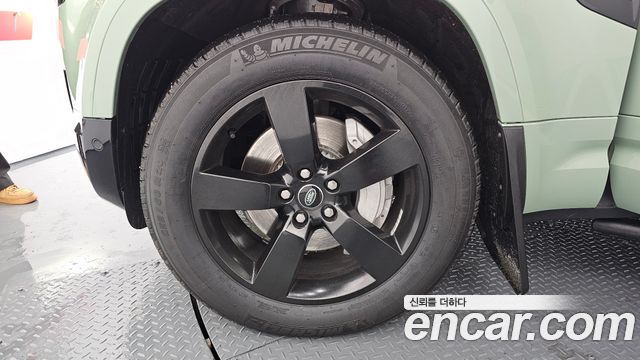 Land Rover Defender 110 D300 75th Edition