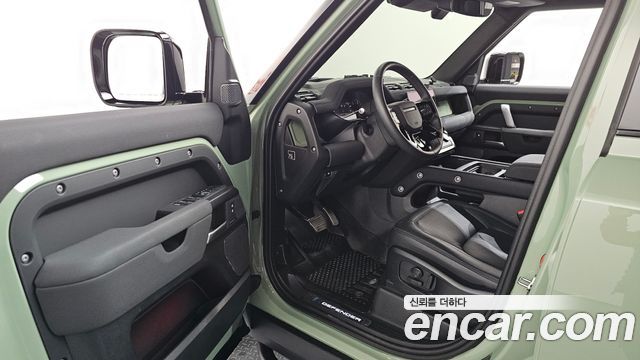 Land Rover Defender 110 D300 75th Edition