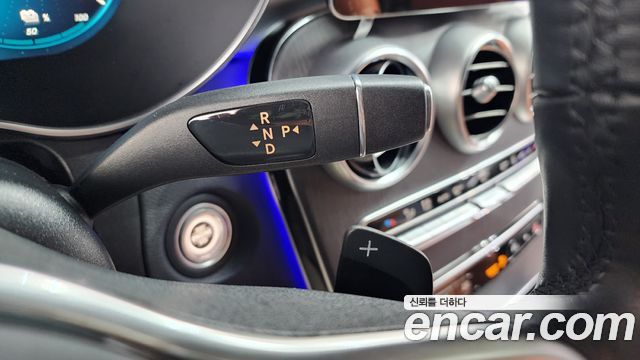 Mercedes-Benz GLC-Class GLC300e 4MATIC Coupe