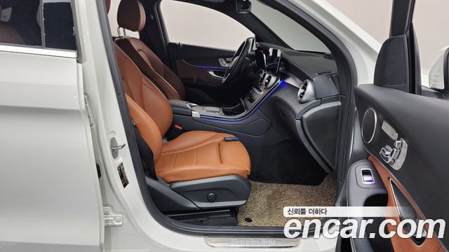 Mercedes-Benz GLC-Class GLC300e 4MATIC Coupe