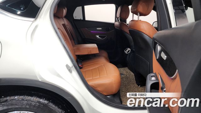 Mercedes-Benz GLC-Class GLC300e 4MATIC Coupe