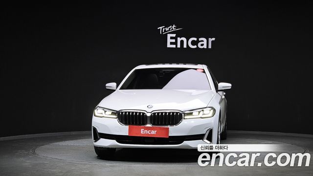 BMW 5-Series 530i xDrive Luxury