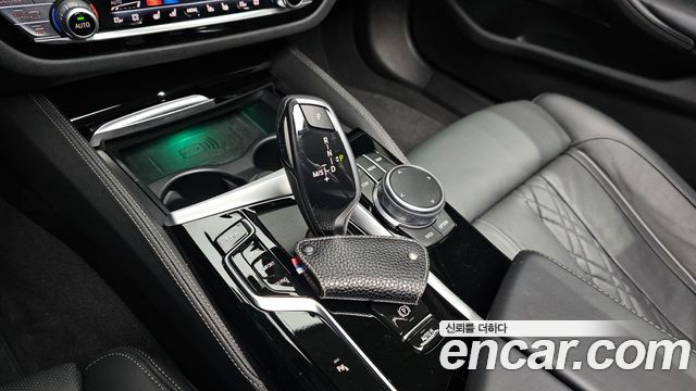 BMW 5-Series 530i xDrive Luxury