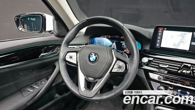 BMW 5-Series 530i xDrive Luxury