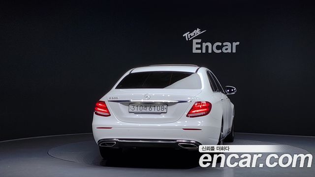 Mercedes-Benz E-Class E300 Avantgarde
