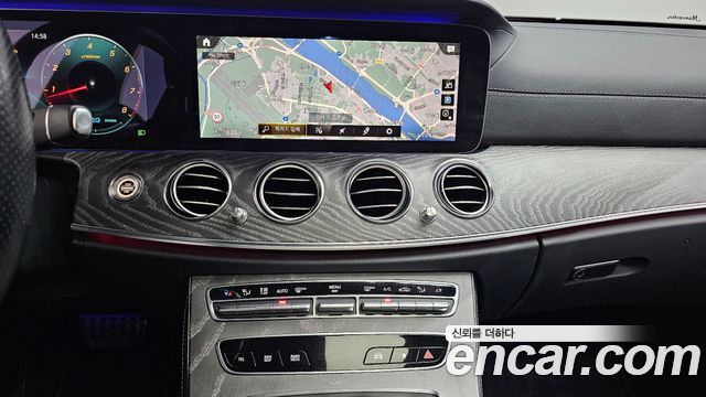 Mercedes-Benz E-Class E350 4MATIC AMG Line