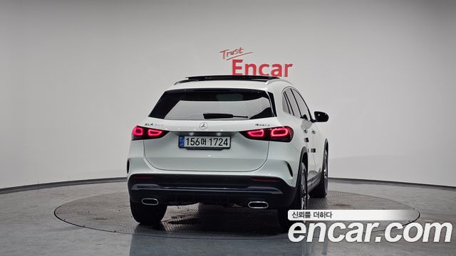 Mercedes-Benz GLA-Class GLA250 4MATIC