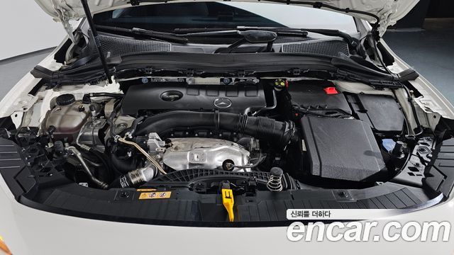 Mercedes-Benz GLA-Class GLA250 4MATIC