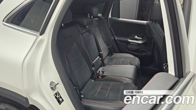 Mercedes-Benz GLA-Class GLA250 4MATIC