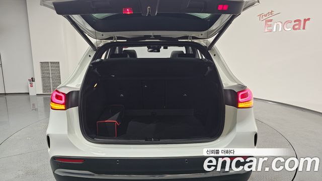 Mercedes-Benz GLA-Class GLA250 4MATIC