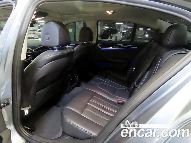 BMW 5-Series 520i Luxury