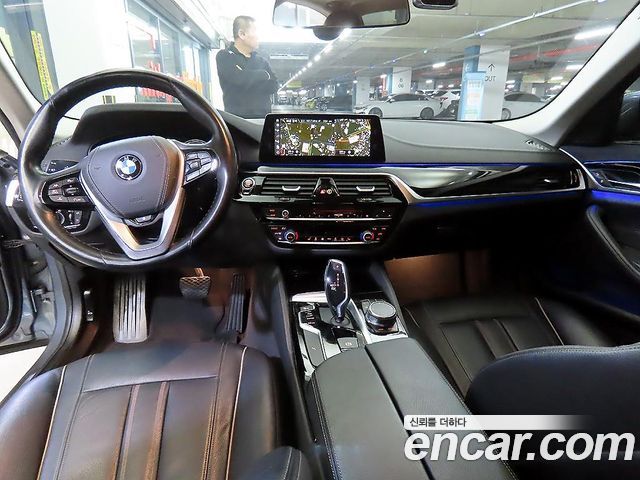 BMW 5-Series 520i Luxury