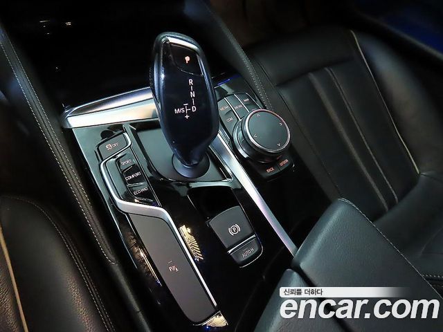 BMW 5-Series 520i Luxury