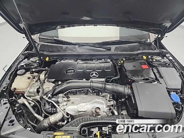 Mercedes-Benz CLA-Class CLA250 4MATIC