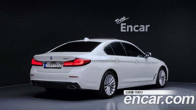 BMW 5-Series 520i Luxury
