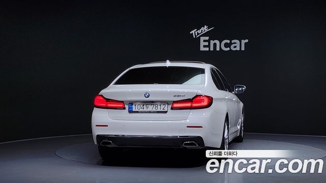 BMW 5-Series 520i Luxury