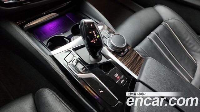 BMW 5-Series 520i Luxury
