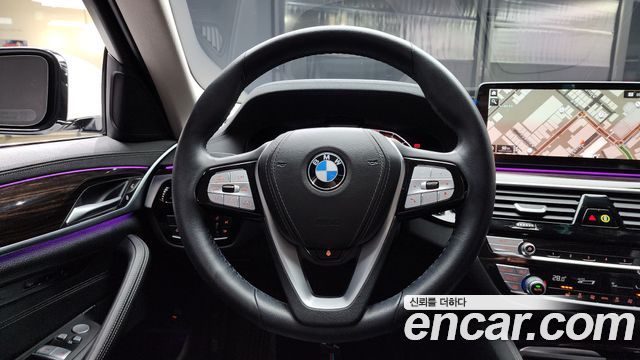 BMW 5-Series 520i Luxury