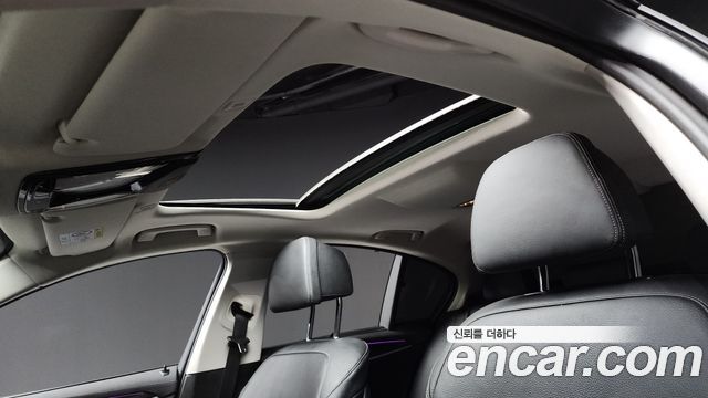 BMW 5-Series 520i Luxury