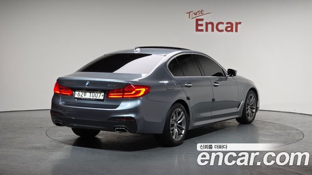 BMW 5-Series 530i M Sport Package Plus