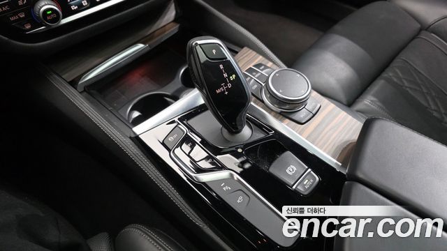 BMW 5-Series 530i M Sport Package Plus