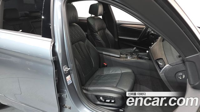 BMW 5-Series 530i M Sport Package Plus