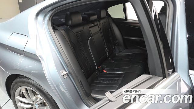 BMW 5-Series 530i M Sport Package Plus