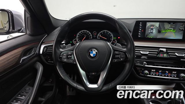 BMW 5-Series 530i M Sport Package Plus