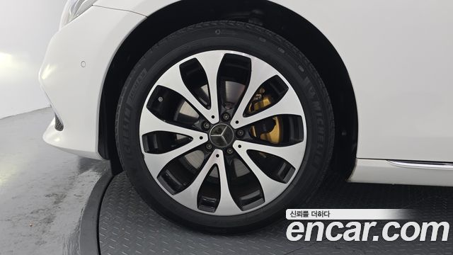 Mercedes-Benz E-Class E220d Exclusive