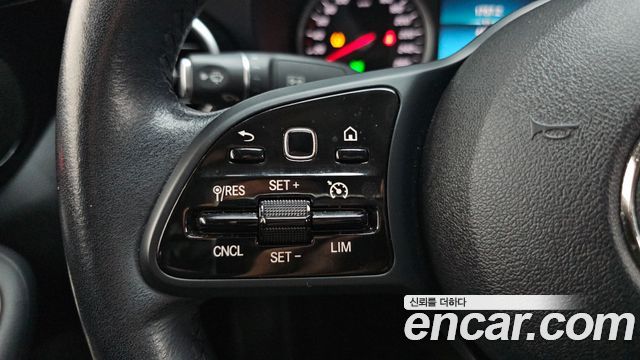 Mercedes-Benz C-Class C200