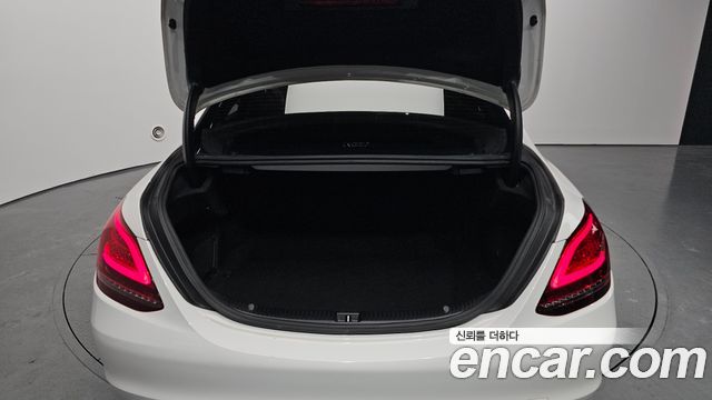 Mercedes-Benz C-Class C200