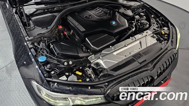 BMW 3-Series 320i Luxury