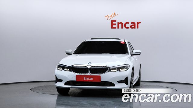 BMW 3-Series 320i