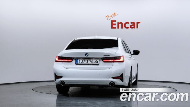 BMW 3-Series 320i