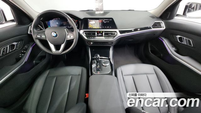 BMW 3-Series 320i
