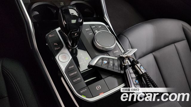 BMW 3-Series 320i