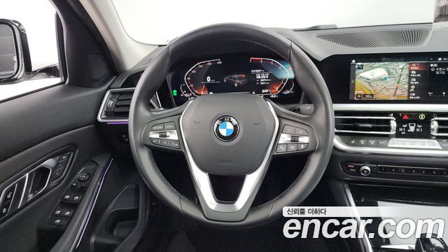 BMW 3-Series 320i