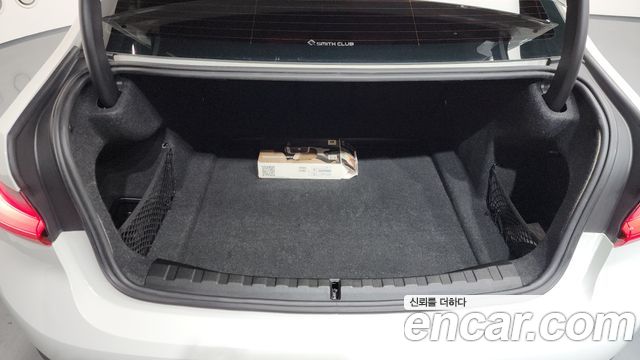 BMW 3-Series 320i