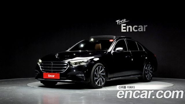 Mercedes-Benz E-Class E300 4MATIC Exclusive