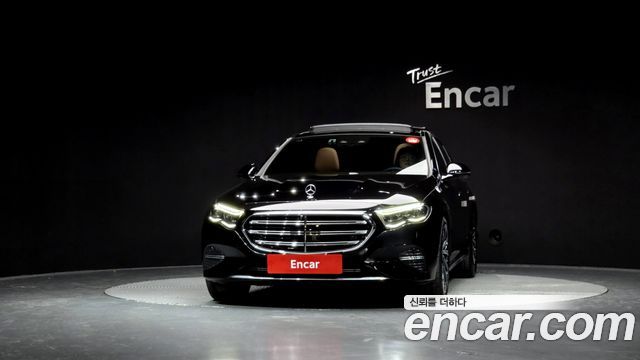 Mercedes-Benz E-Class E300 4MATIC Exclusive