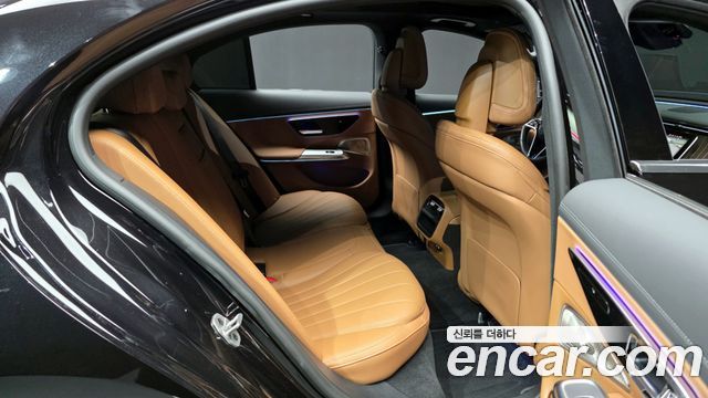 Mercedes-Benz E-Class E300 4MATIC Exclusive