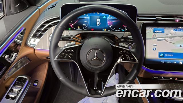 Mercedes-Benz E-Class E300 4MATIC Exclusive
