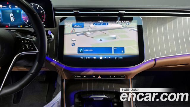 Mercedes-Benz E-Class E300 4MATIC Exclusive